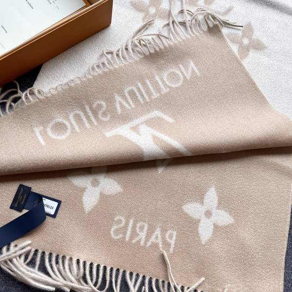 Louis Vuitton Scarf LVC00499